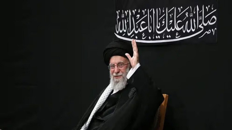 ইরানের সর্বোচ্চ নেতা আলী খামেনিকে নিয়ে নিহত হওয়ার ...
