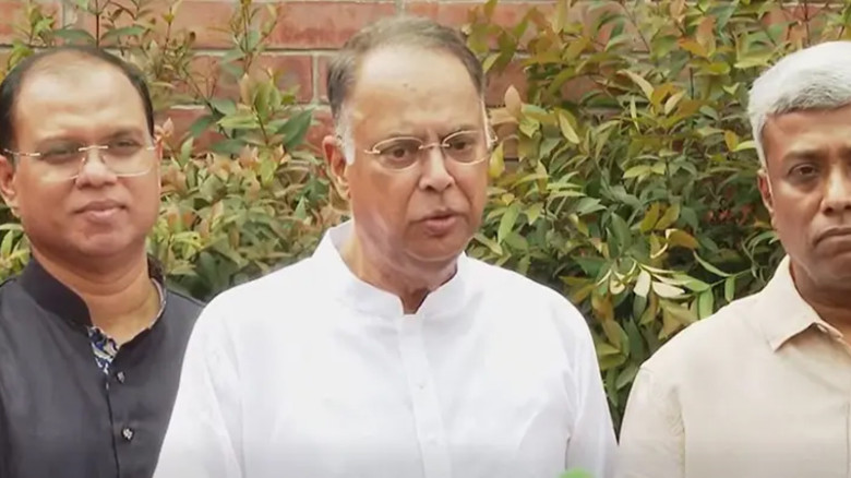 পেট্রোল পাম্পে অনিয়ম ঠেকাতে রোববার থেকে মোবাইল কোর্ট: জ্বালানি মন্ত্রী