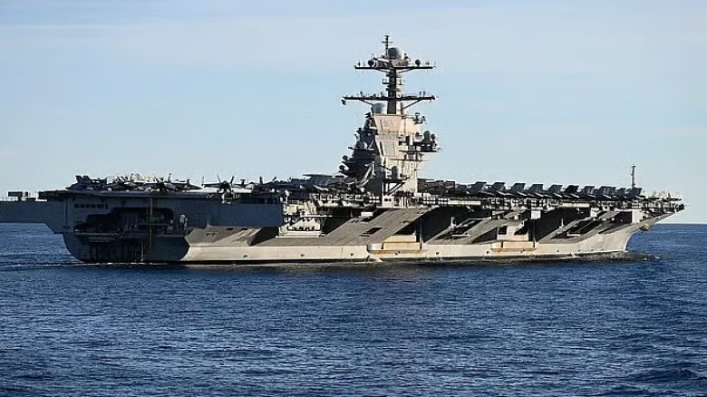 গ্রিসে নেওয়া হলো মার্কিন রণতরি ‘ইউএসএস জ
