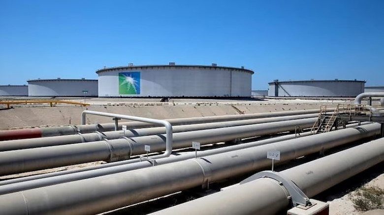 সৌদির তেল পাইপলাইনে হামলার দাবি, জ্বালান